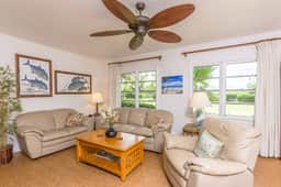 Kaapuni Kainani -  Steps from the beach!