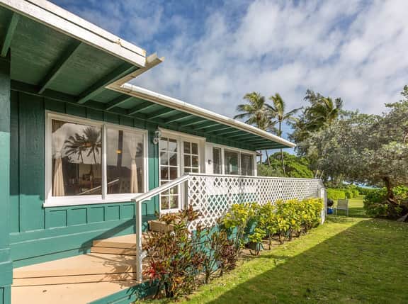 Beachfront Plantation Cottage